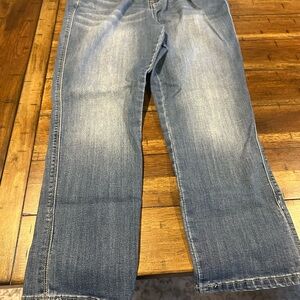 1822- Classic Light Wash crop ankle, Straight Leg Jeans